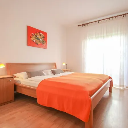 Alenka Orange * Novigrad (Istria)
