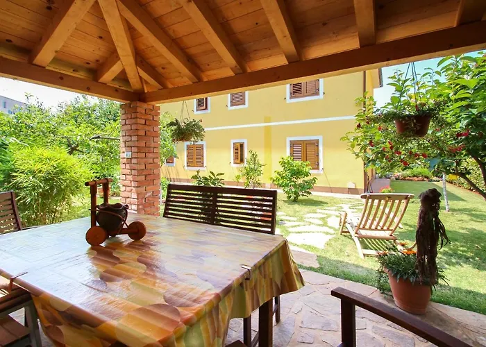 Alenka Orange Novigrad Istria