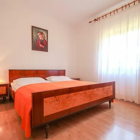 Apartment Alenka Orange *
