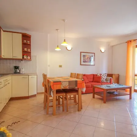 Apartment Alenka Orange *