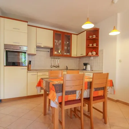 Apartment Alenka Orange