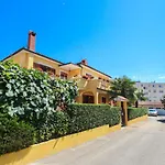 Daire Alenka Orange Novigrad Istria